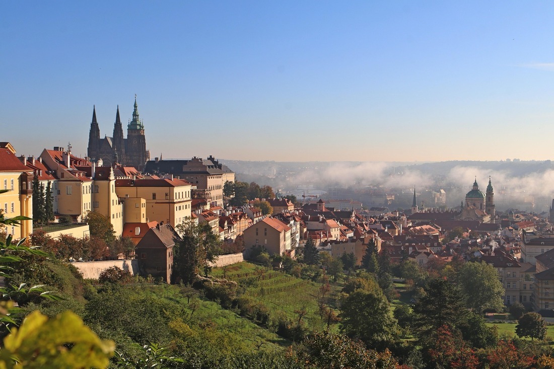 Praag. Afbeelding van <a href="https://pixabay.com/nl/users/amek-5595799/?utm_source=link-attribution&utm_medium=referral&utm_campaign=image&utm_content=7554943">amek</a> via <a href="https://pixabay.com/nl//?utm_source=link-attribution&utm_medium=referral&utm_campaign=image&utm_content=7554943">Pixabay</a>